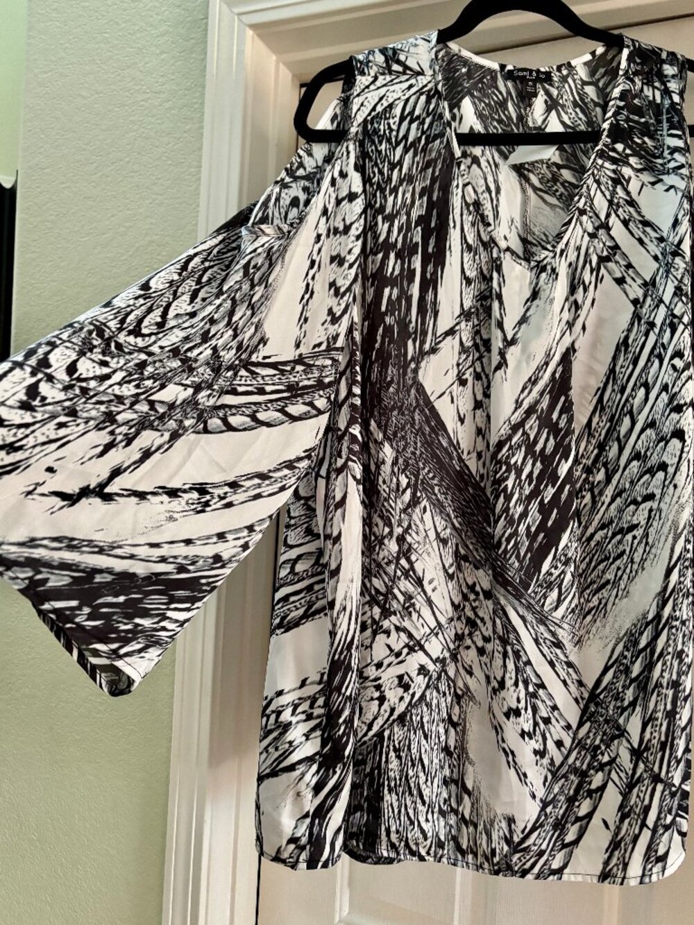 New Black & White Top Size 2X by Sami & Jo